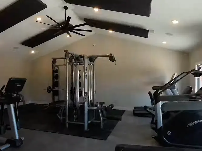 185 Sierra Cir — Photo 34