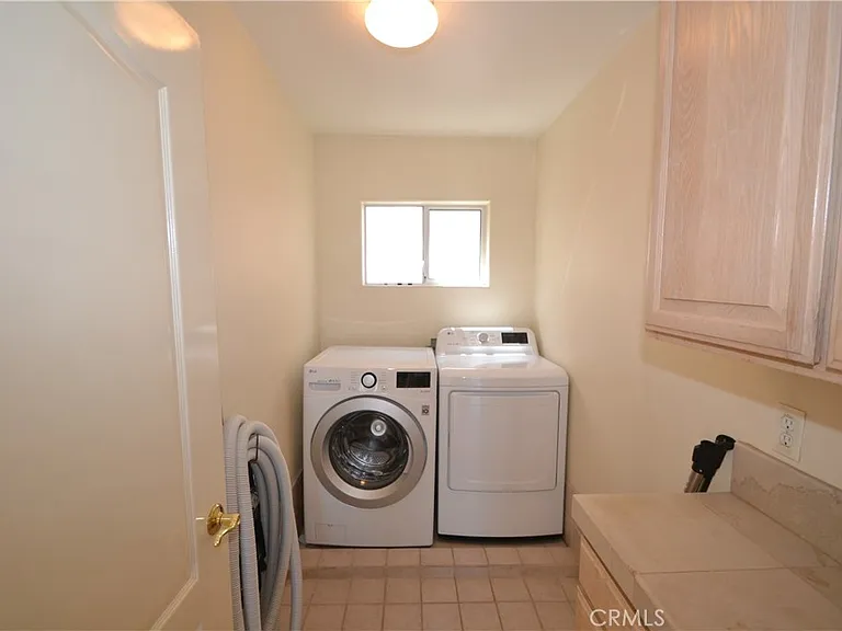 2203 Harriman Ln #B — Photo 16