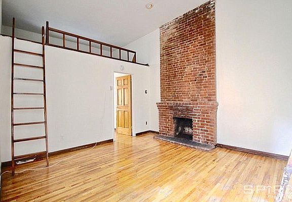 3rd image of 118 W 73rd St APT 2C