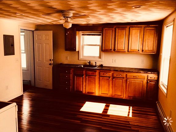 4th image of 22 Waterman Ave #2