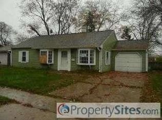 121 Fairview Ln, Streamwood, IL