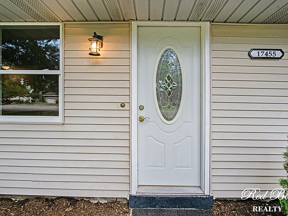 3rd image of 17455 Cleveland Rd