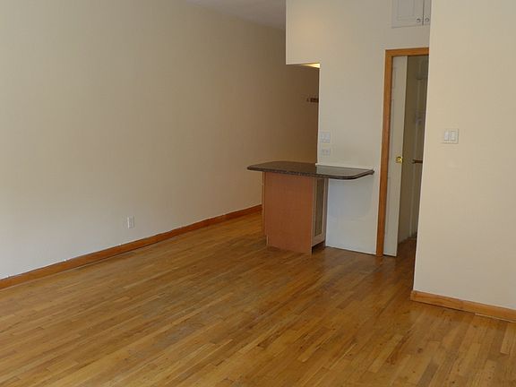 5th image of 284 7th Ave APT 2E