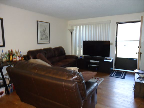 3rd image of 1322 Prospect Ave NE