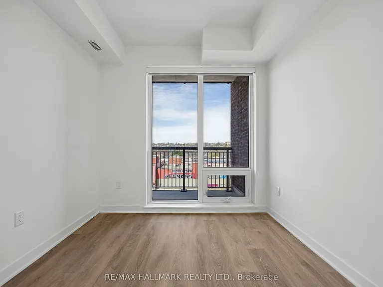 1185 Dupont St #515 — Photo 10
