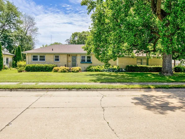 300 5th Street Pl SE, Altoona, IA 50009