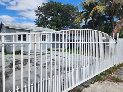 (Undisclosed Address), Miami, FL, 33142