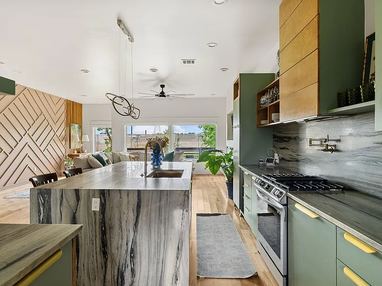 4327 Harby St — Photo 7