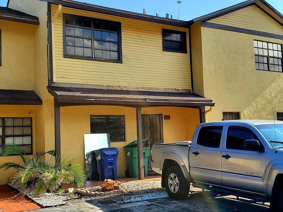 1st image of 1091 NE 210th Ter
