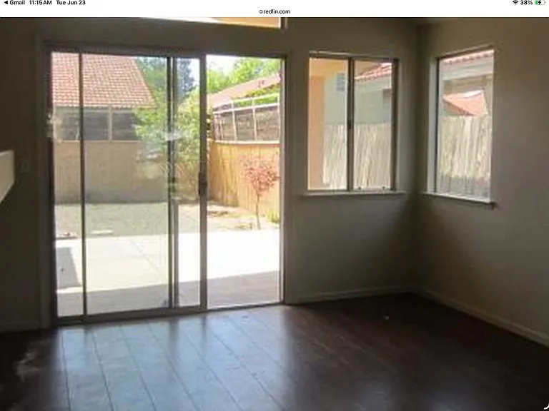 5693 W Vartikian Ave — Photo 5