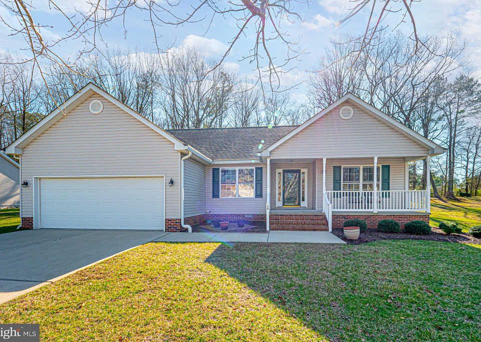 1st image of 30 Ancient Oak Dr