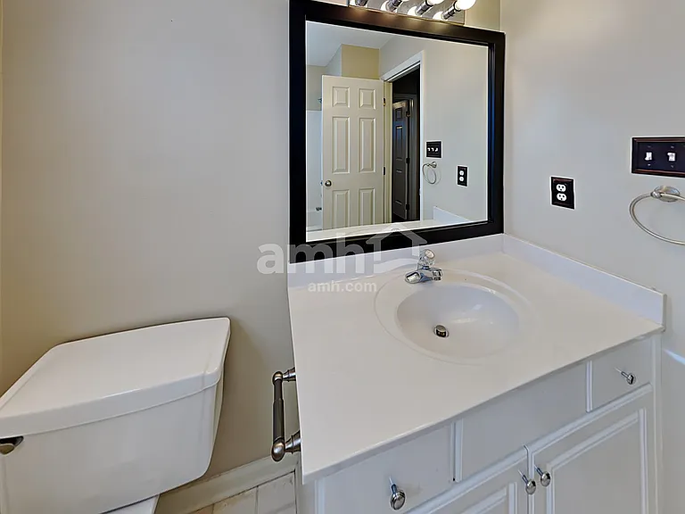 8633 Swarthmore Dr — Photo 14