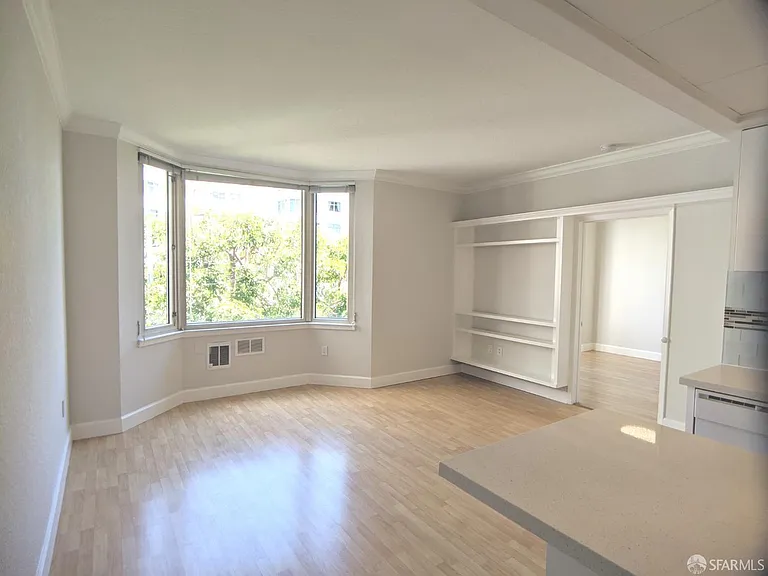 201 Harrison St #305 — Photo 2