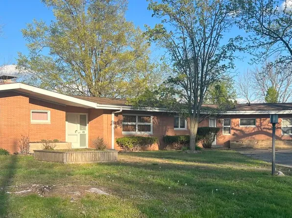 960 S Lake Dr, Du Quoin, IL 62832