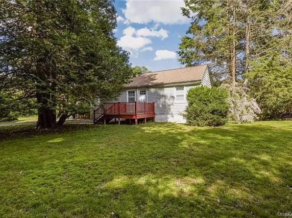 380 Whippoorwill Rd, Chappaqua, NY 10514