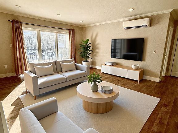 5th image of 210 Shakespeare Dr #108