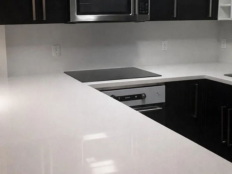 2020 NE 135th St #502 — Photo 5