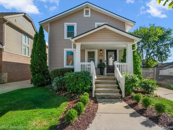 1364 Humphrey Ave, Birmingham, MI 48009
