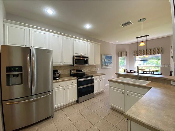 2nd image of 3081 Dunmore Dr