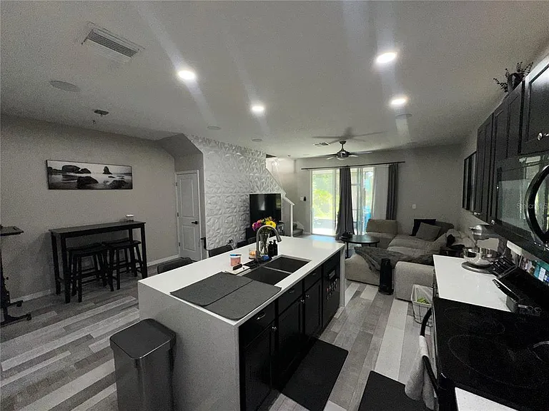 8906 Indigo Trail Loop — Photo 3