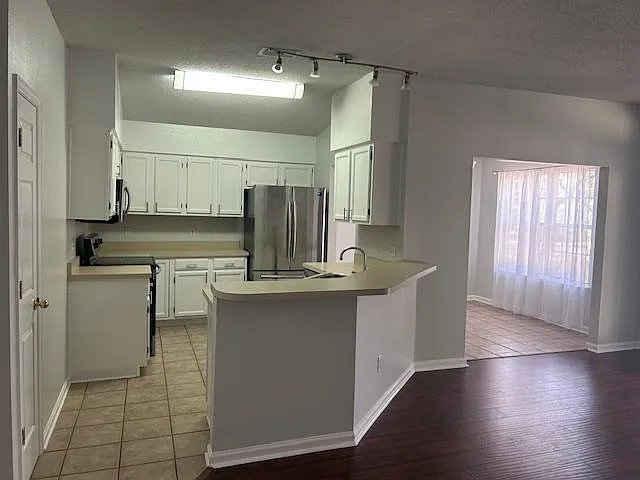 3 bed, 1461 sqft, $2,000 — Photo 2