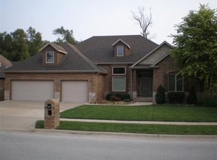 1443 E Wood Oaks St, Springfield, MO 65804