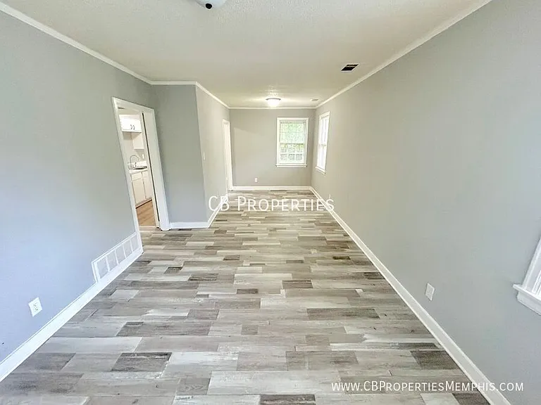 3585 Mayfair Ave — Photo 7