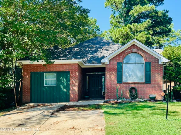 15 Ashland Ave, Brandon, MS 39047