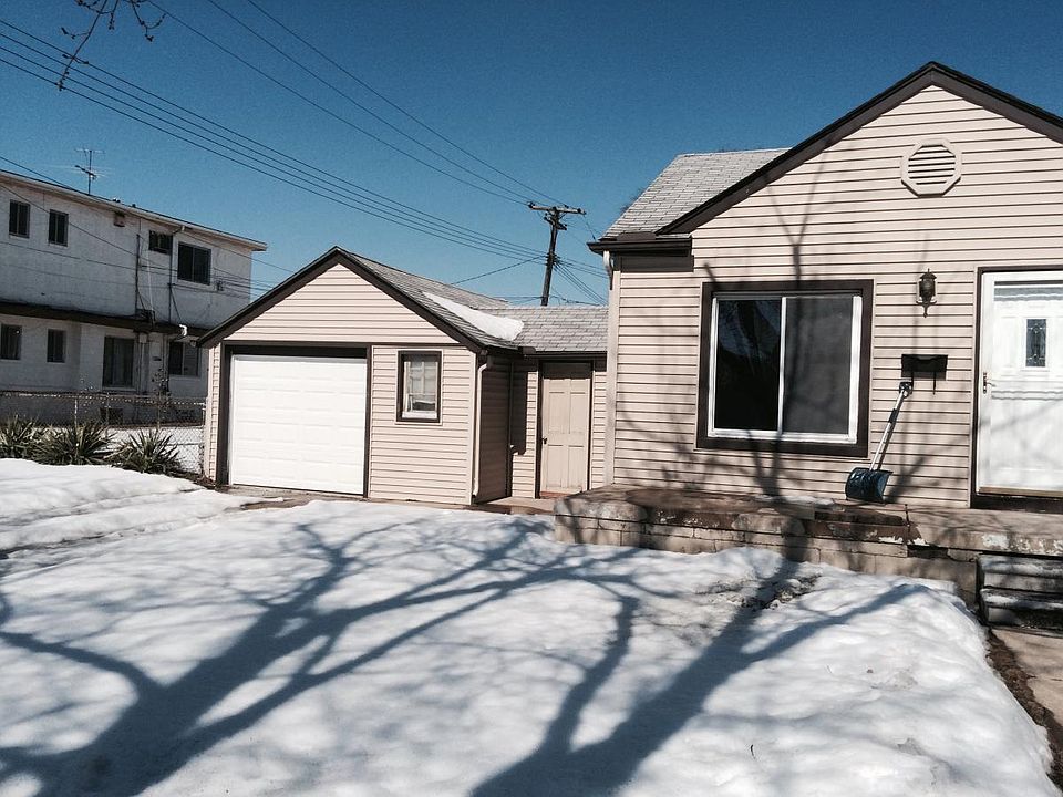 Newly renovated, huge backyard, finished basement.