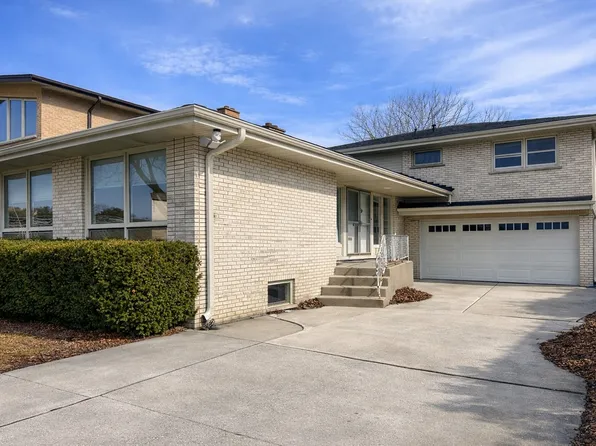 6923 N Avers Ave, Lincolnwood, IL 60712