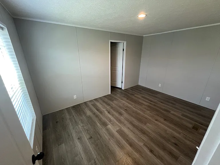 2404 W Dundee Dr — Photo 3