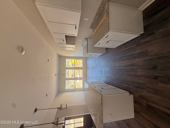 3rd image of 220 Rowell Rd