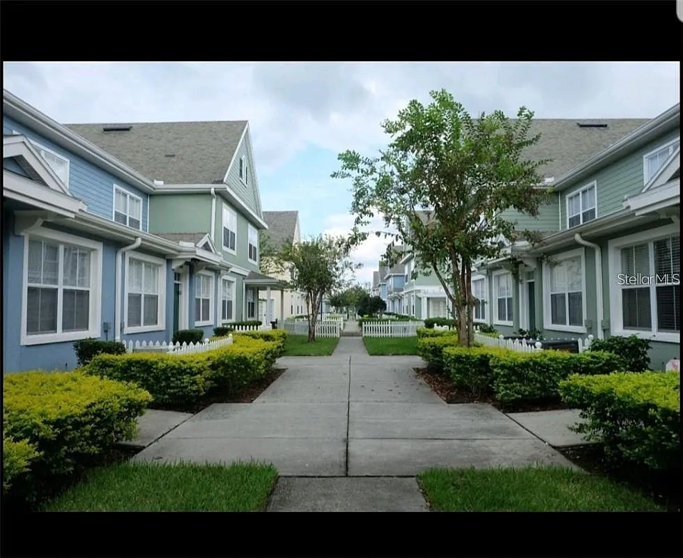 3 bed, 1296 sqft, $1,900 — Photo 3