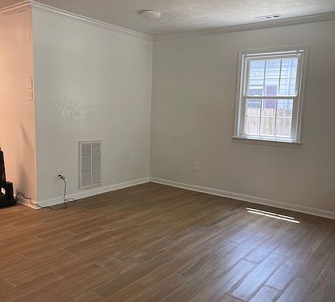 2nd image of 5594 Patricia Dr