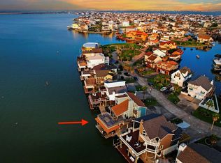 319 Isles End Rd, Tiki Island, TX 77554