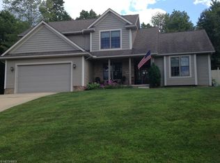 9963 Lawnridge St NE, Bolivar, OH 44612