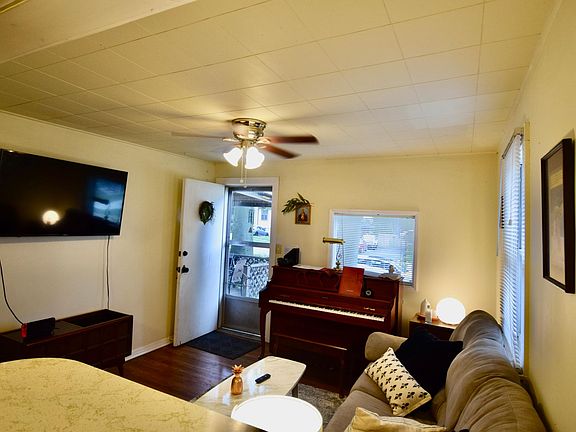 3rd image of 6308 Bedford St