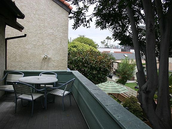 3rd image of 820 Island Ct #22