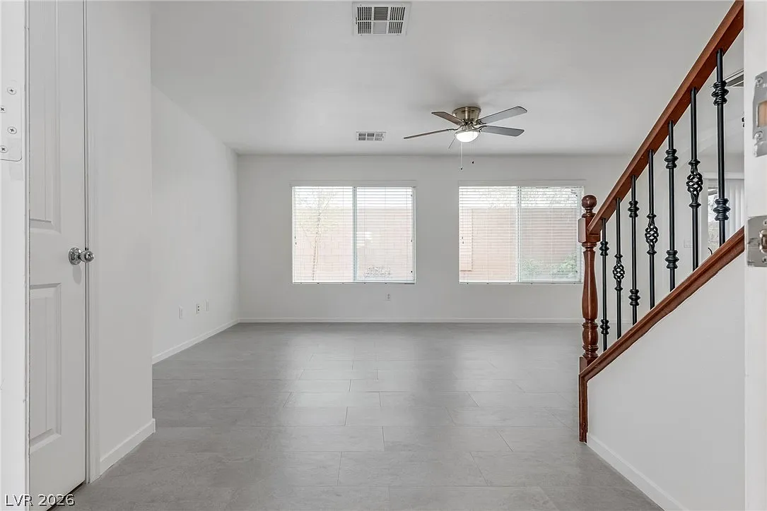 3 bed, 2.5 bath, 1746 sqft, $2,045 — Photo 3