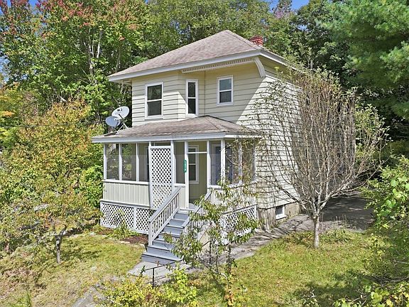 2nd image of 1576 Main St
