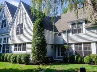 72 Barnhart St, Southampton, NY 11968