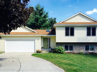 678 Charlotte Ave NW, Grand Rapids, MI 49504