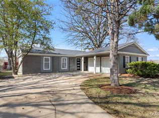 7305 Berkridge Dr, Hazelwood, MO 63042