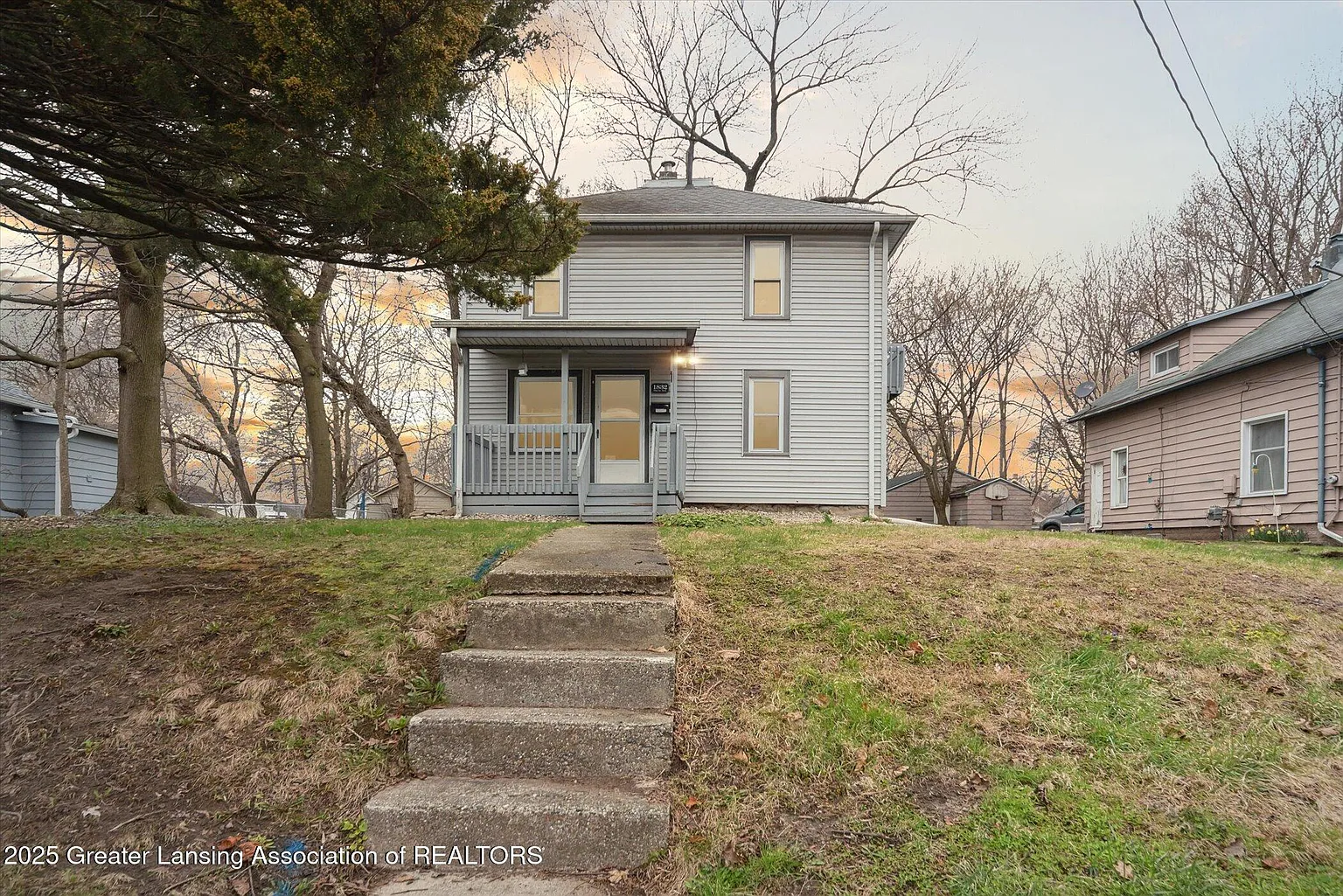 1832 Davis Ave photo 1