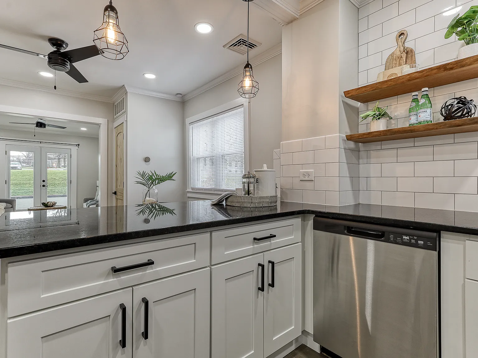 1 bed, 1.0 bath, 800 sqft, $1,600 — Photo 3