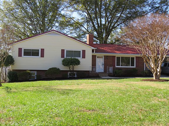 2nd image of 803 Branchwood Dr