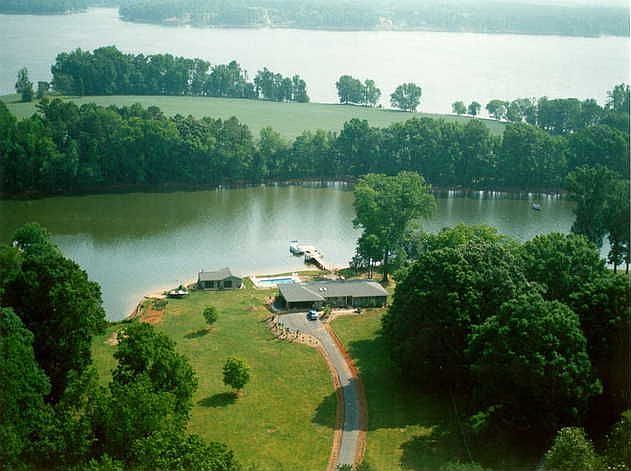 1st image of 640 Fox Hollow Ln