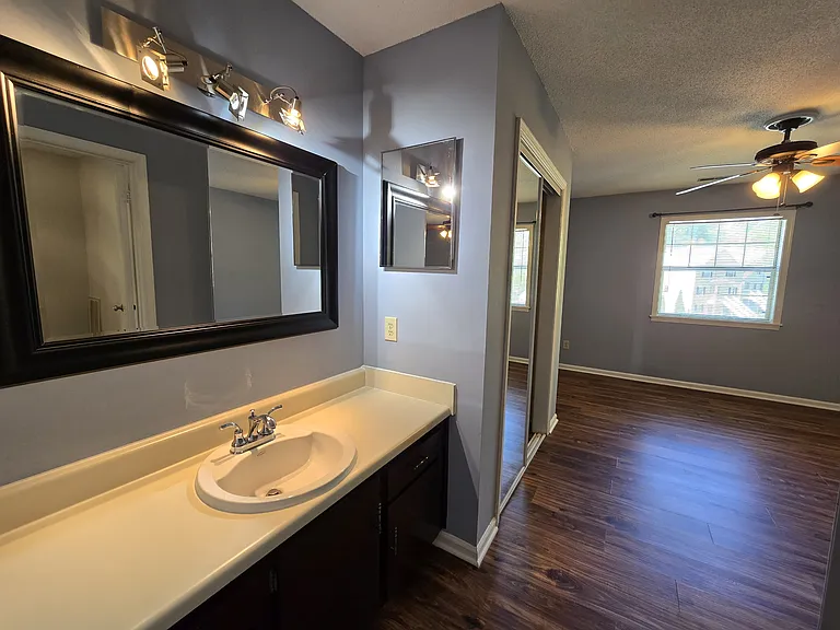 117 Kingsbury Dr — Photo 30