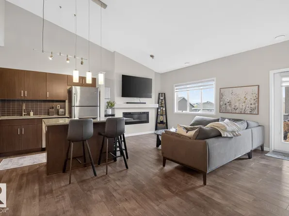 3305 Orchards Link SW #15, Edmonton, AB T6X 2H1