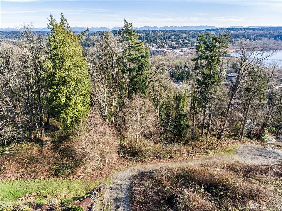 2nd image of 9106 NE 117th Pl